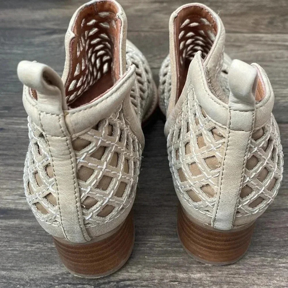 Jeffrey Campbell 6 Taggart Leather Cutout Booties in Ivory - Picture 5 of 8